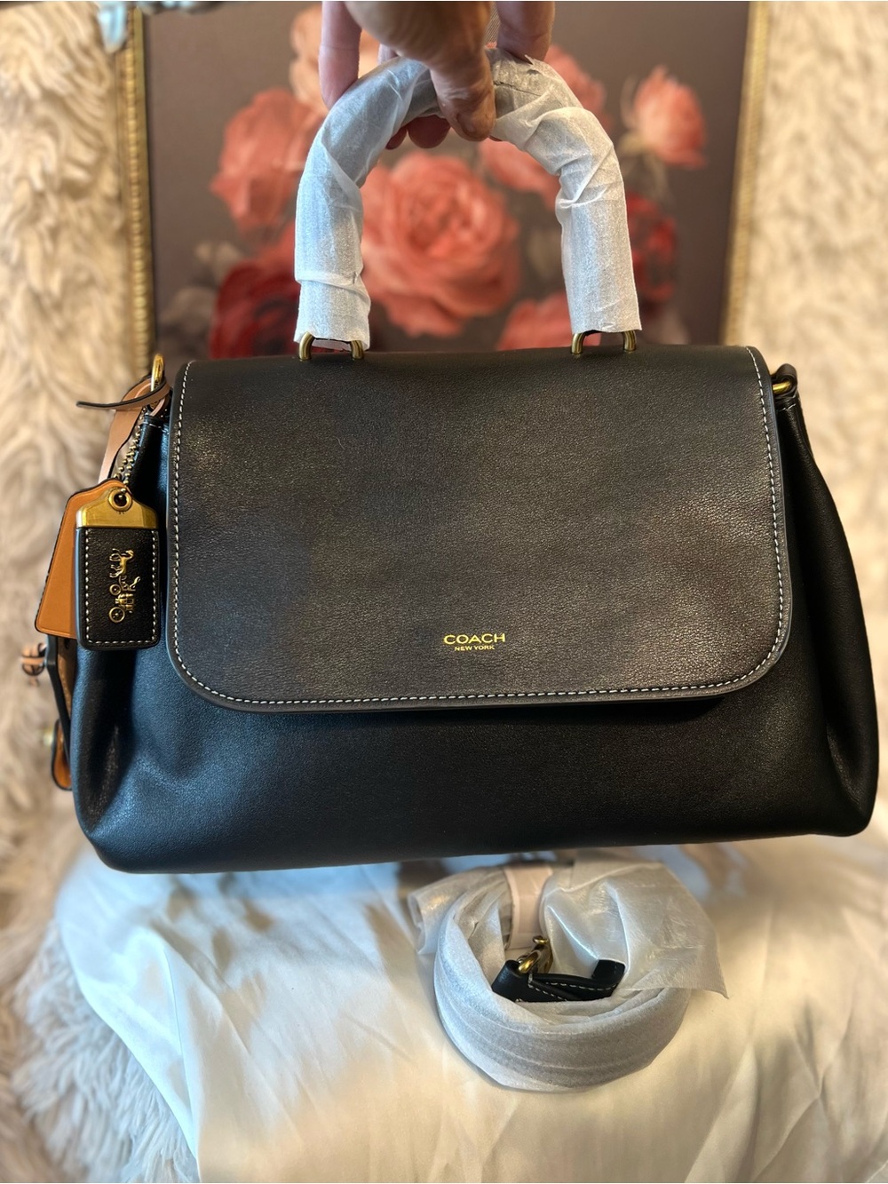 🖤Luxury Fashion Black Leather Satchel with Tan Accent and Gold Hardware🖤 - Picture 12 of 12